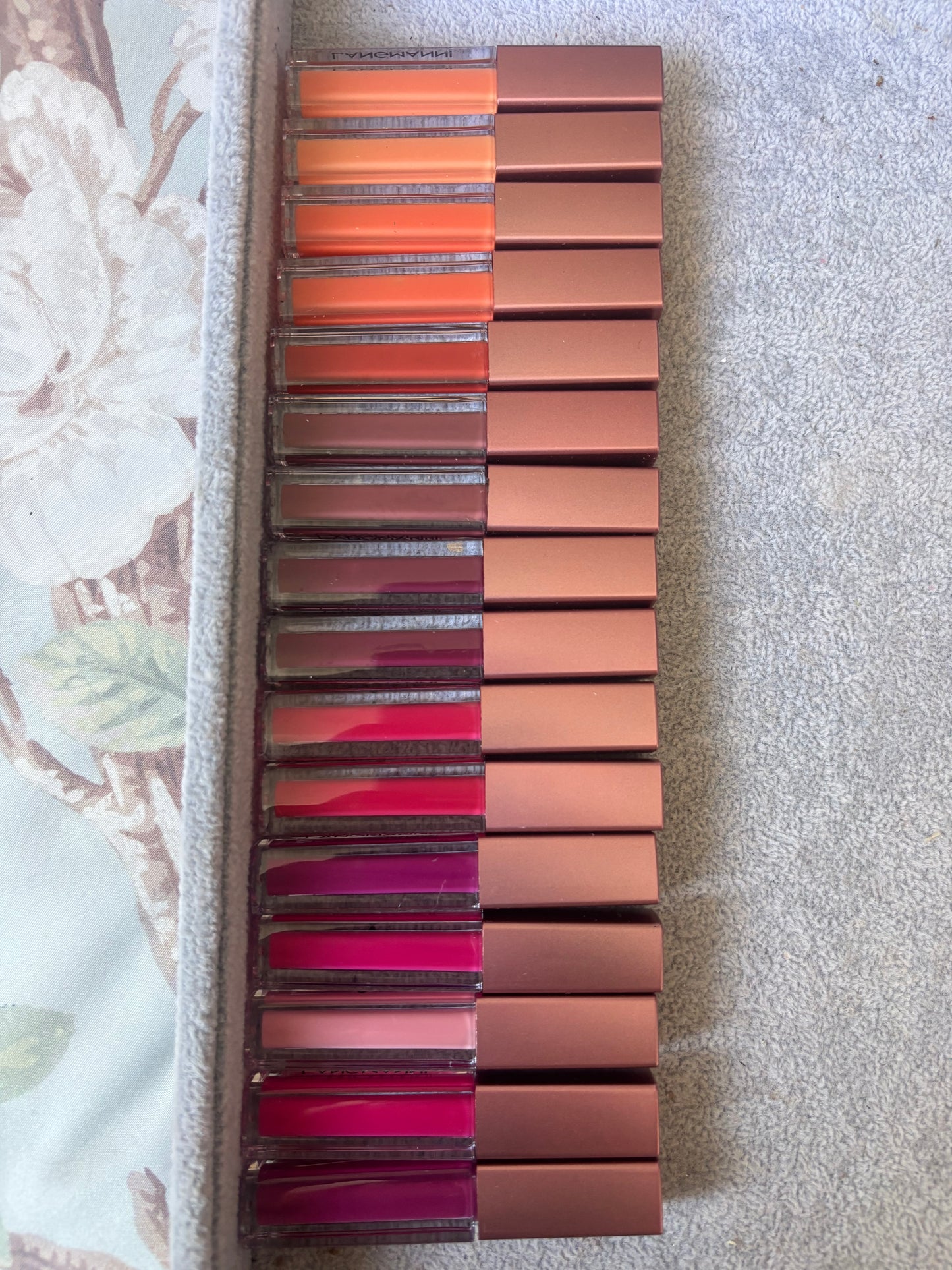 Random Lip Gloss